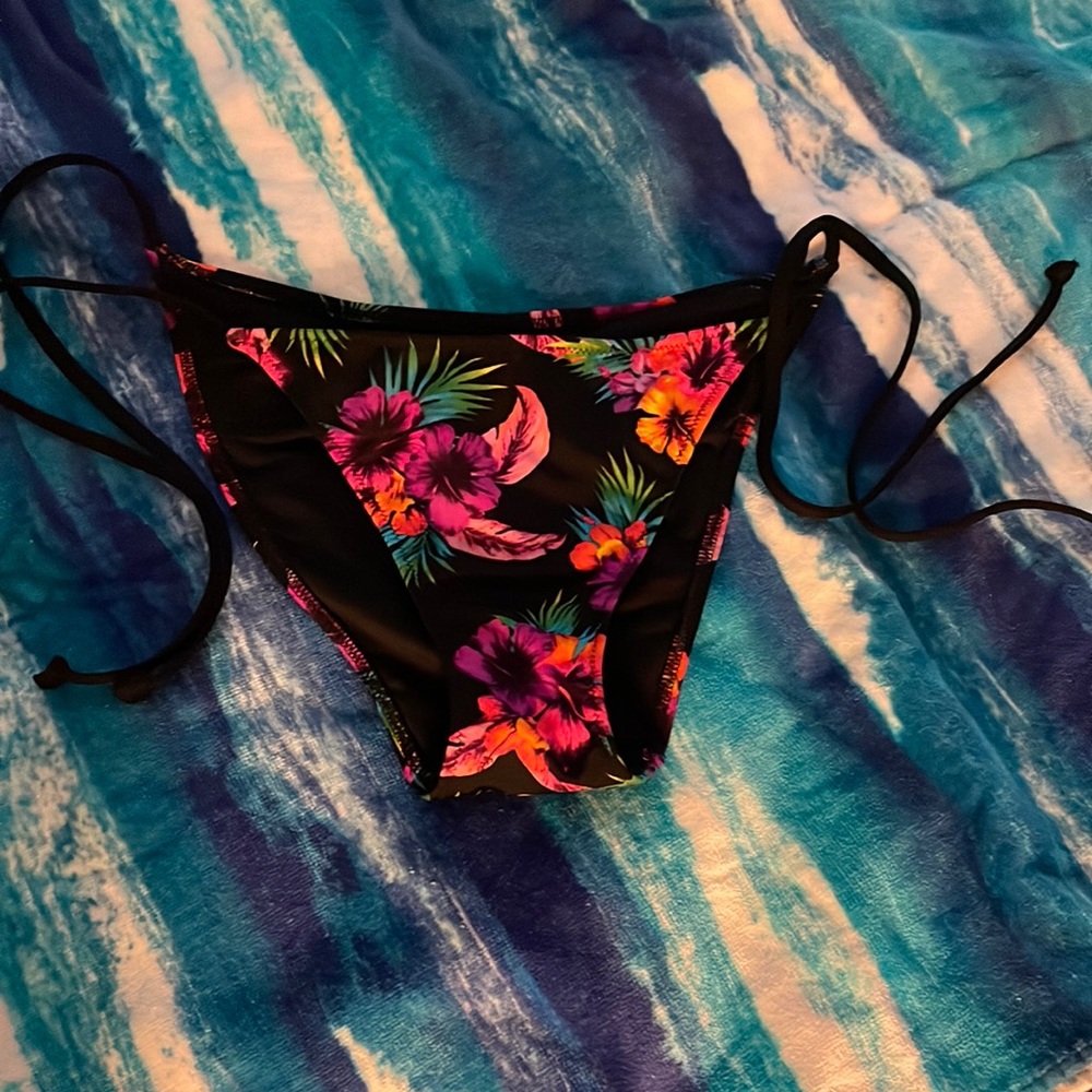 String swim bottoms PINK
